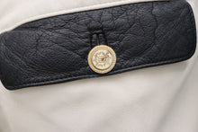 Lataa kuva Galleria-katseluun, Valkoinen nahkapuku