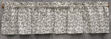 Lataa kuva Galleria-katseluun, 3 kpl valkoiset lehtikuvioiset kappaverhot
