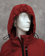 Lataa kuva Galleria-katseluun, Luhta naisten punainen syystakki