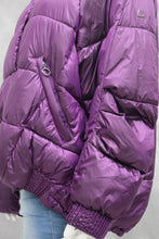 Lataa kuva Galleria-katseluun, Luhta naisten lyhyt violetti talvitakki