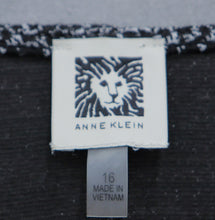 Lataa kuva Galleria-katseluun, Uudenveroinen Anne Klein kietaisumekko