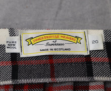 Lataa kuva Galleria-katseluun, James Pringle Weavers aito kiltti