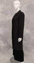 Lataa kuva Galleria-katseluun, Pitkä musta takki, koko 36
