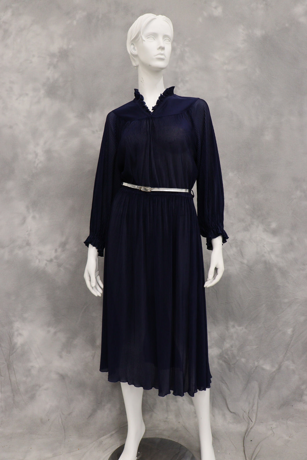 Tummansininen mekko, Titta, koko C40-L-20