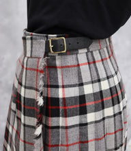 Lataa kuva Galleria-katseluun, James Pringle Weavers aito kiltti
