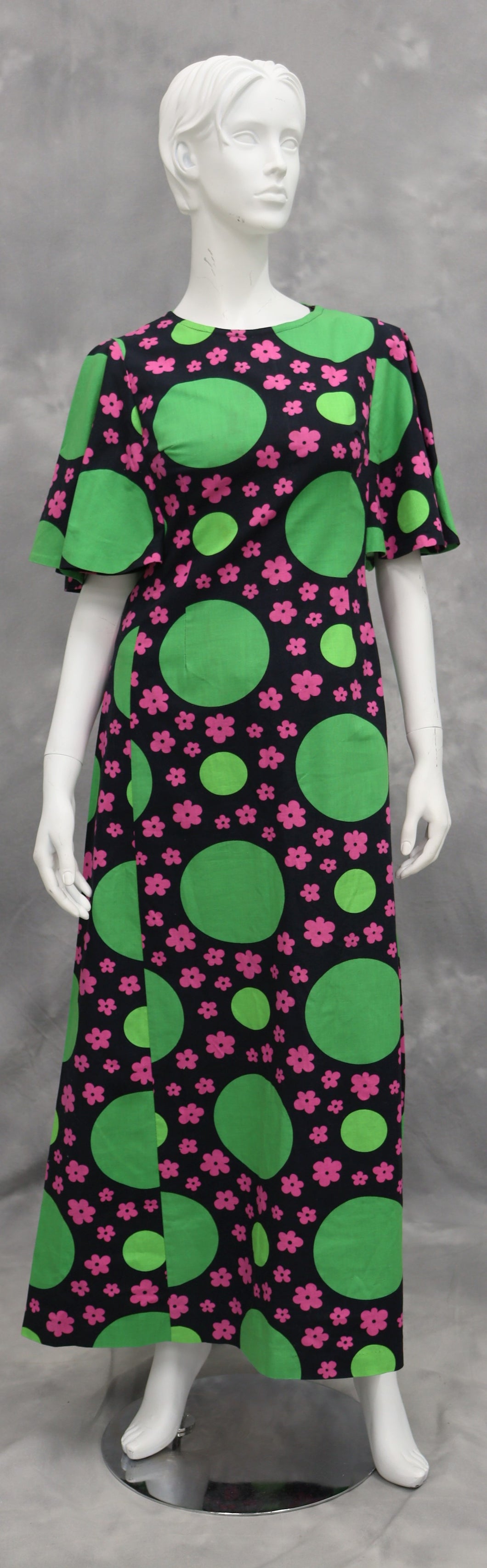 Merry Finn vintage maximekko perhoshihoilla