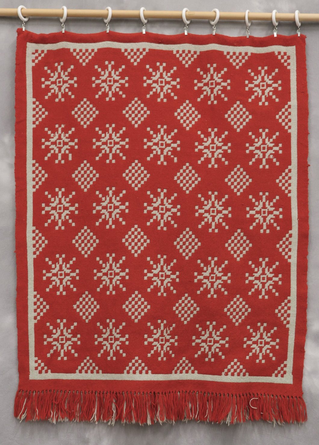 Punaharmaa vintage täkänä 85 x 110 cm